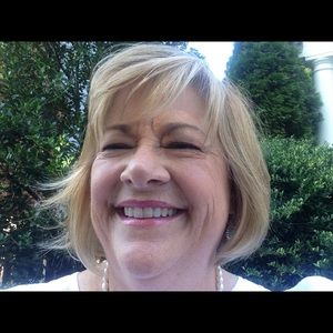 Meet your Posher, Laura